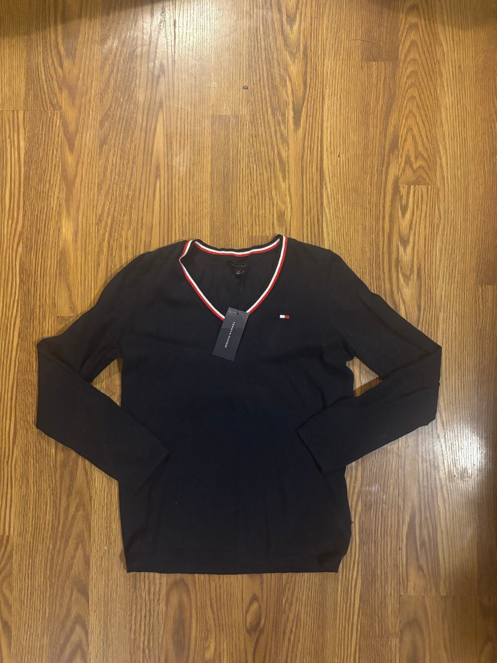 NWT Tommy Hilfiger Navy V-Neck Fall/ Winter Preppy Office Professional Sweater